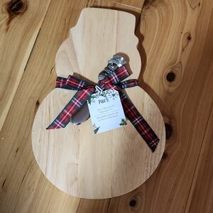 Pier 1 Wooden Snowman Cutting/Charcuterie Board W/spreader and Red Plaid Ribbon